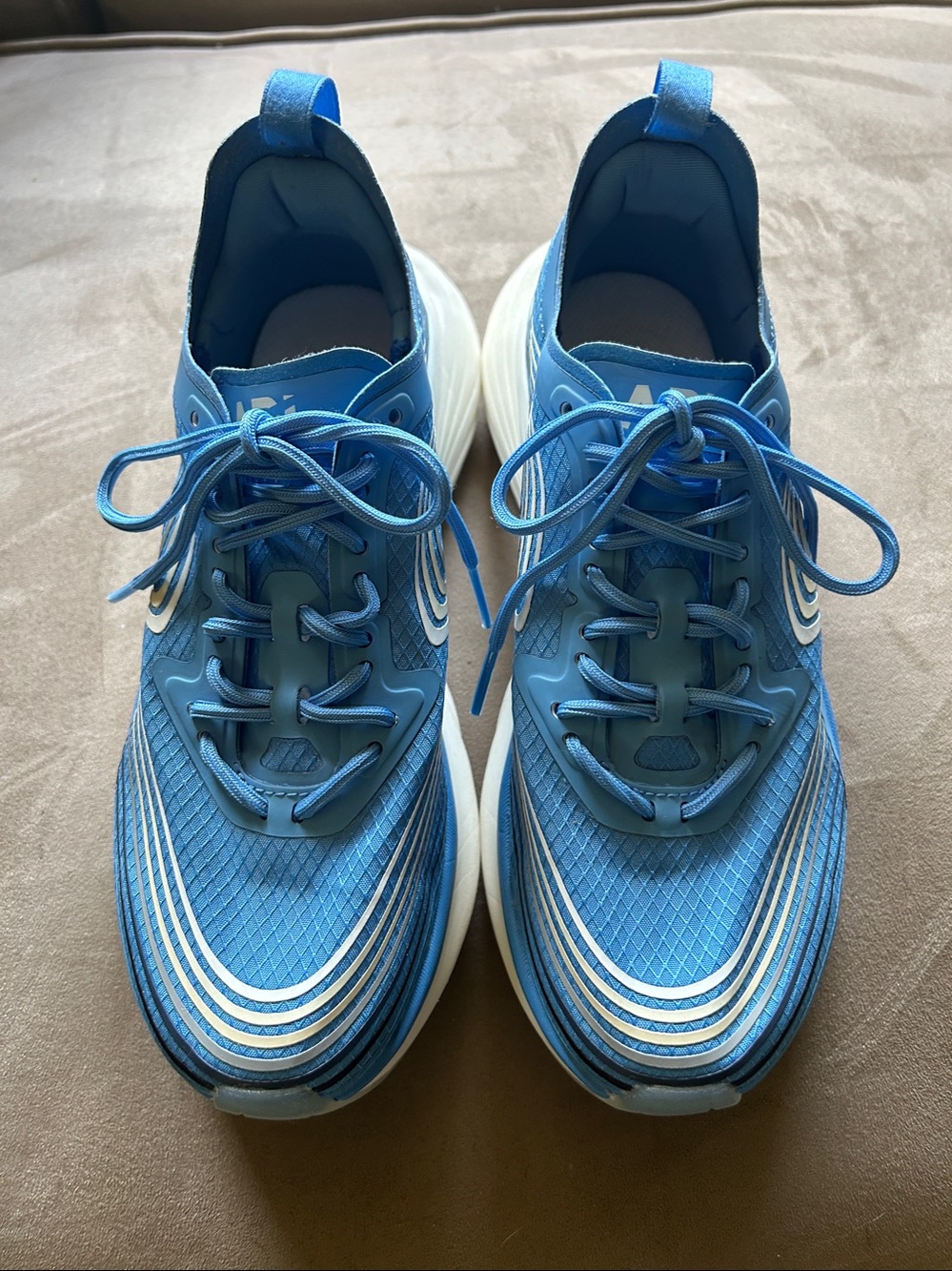 APL Streamline Sneaker